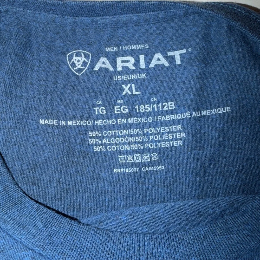 Ariat Shirt Size XL Blue Short Sleeve American Inspired Bull Logo Casual EUC - Picture 8 of 8